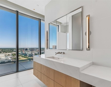 1000 Water Street - Photo Thumbnail 42