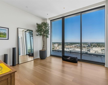 1000 Water Street - Photo Thumbnail 35
