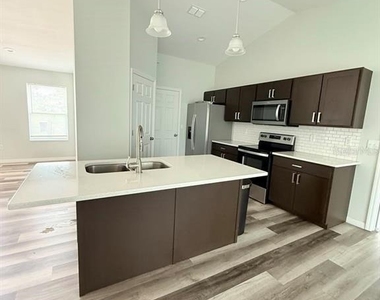 6823 Sw 129th Street - Photo Thumbnail 2