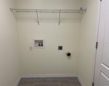 208 Missouri Avenue - Photo Thumbnail 8