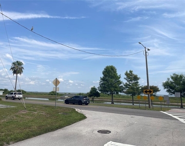 208 Missouri Avenue - Photo Thumbnail 18