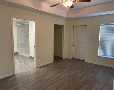 208 Missouri Avenue - Photo Thumbnail 14