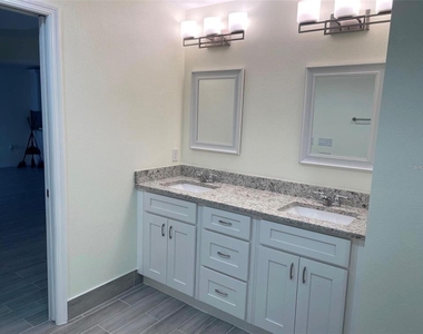 208 Missouri Avenue - Photo Thumbnail 4