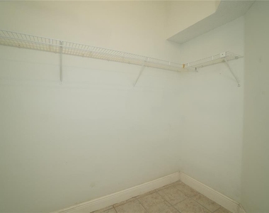 2560 Sage Drive W - Photo Thumbnail 12