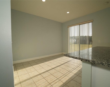 2560 Sage Drive W - Photo Thumbnail 9