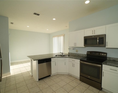 2560 Sage Drive W - Photo Thumbnail 7