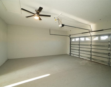 2560 Sage Drive W - Photo Thumbnail 16