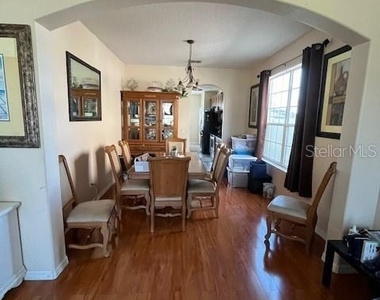 806 Lost Grove Circle - Photo Thumbnail 4