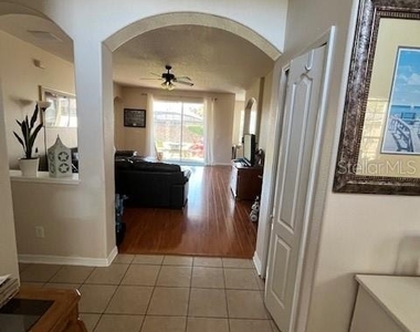 806 Lost Grove Circle - Photo Thumbnail 6