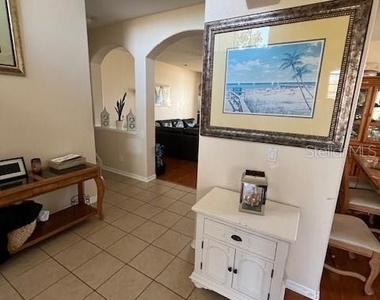 806 Lost Grove Circle - Photo Thumbnail 5