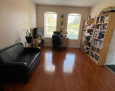 806 Lost Grove Circle - Photo Thumbnail 3
