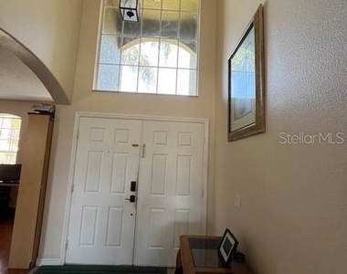 806 Lost Grove Circle - Photo Thumbnail 2