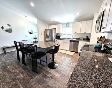 7436 Michael Street - Photo Thumbnail 4