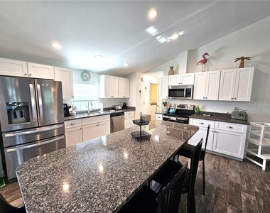 7436 Michael Street - Photo Thumbnail 6