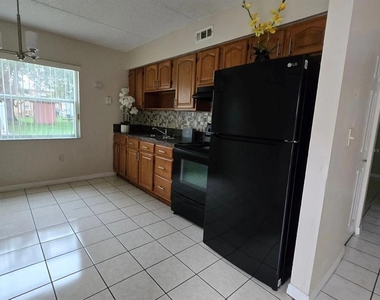 727 Michigan Court - Photo Thumbnail 2