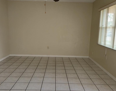 727 Michigan Court - Photo Thumbnail 3