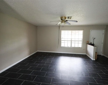 66 Silver Lane - Photo Thumbnail 2
