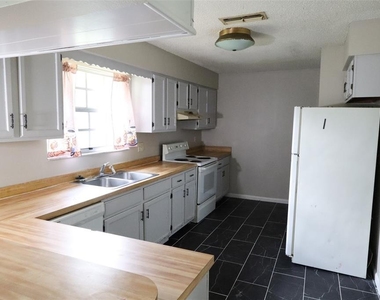66 Silver Lane - Photo Thumbnail 4