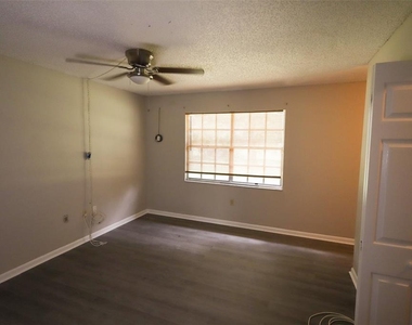 66 Silver Lane - Photo Thumbnail 6