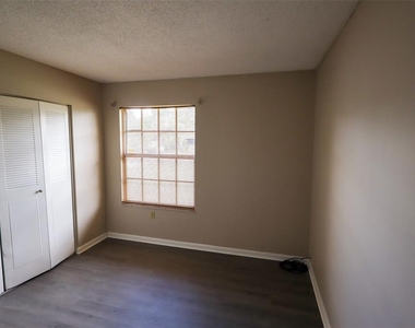 66 Silver Lane - Photo Thumbnail 5