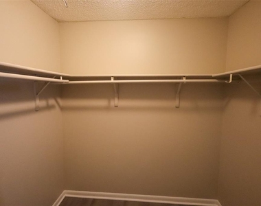 66 Silver Lane - Photo Thumbnail 7