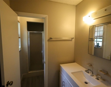 66 Silver Lane - Photo Thumbnail 8
