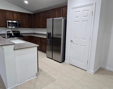 4170 Sw 47th Court - Photo Thumbnail 3