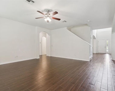 660 Fanning Drive - Photo Thumbnail 8