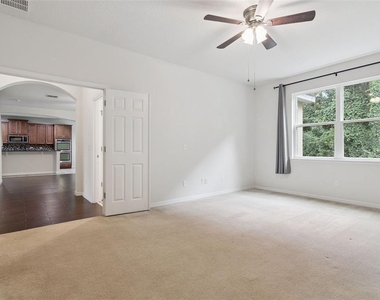 660 Fanning Drive - Photo Thumbnail 20