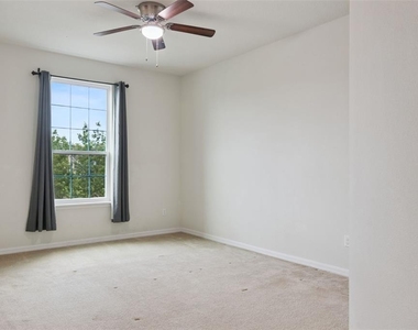 660 Fanning Drive - Photo Thumbnail 25