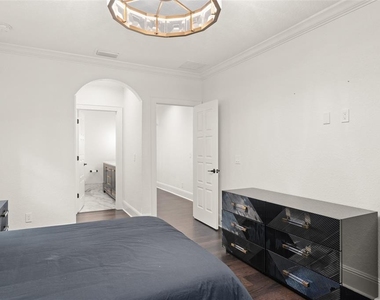 5243 Isleworth Country Club Drive - Photo Thumbnail 46