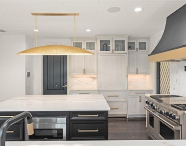 5243 Isleworth Country Club Drive - Photo Thumbnail 19