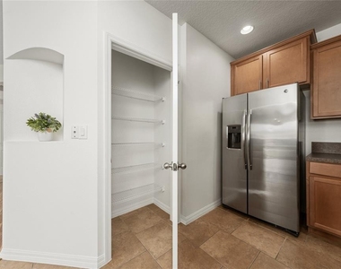 2148 Betsy Ross Lane - Photo Thumbnail 16