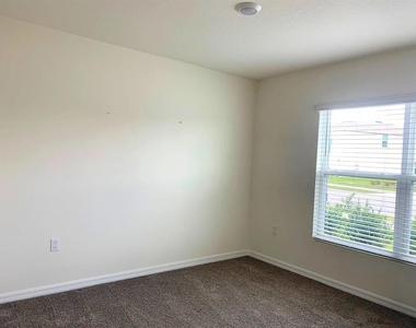 3234 Evenmore Way - Photo Thumbnail 7