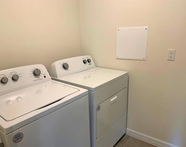 3234 Evenmore Way - Photo Thumbnail 13