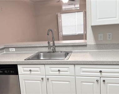 3355 S Kirkman Road - Photo Thumbnail 4