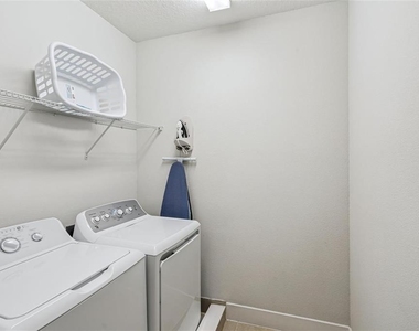 310 Pendant Court - Photo Thumbnail 18