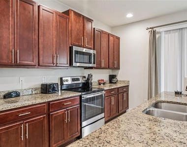 310 Pendant Court - Photo Thumbnail 4