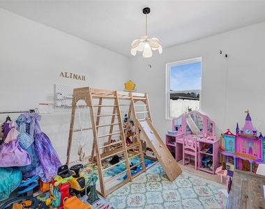 3471 Dovetail Avenue - Photo Thumbnail 8