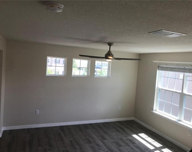 2504 Amati Drive - Photo Thumbnail 5