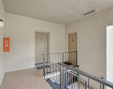 3282 S Semoran Boulevard - Photo Thumbnail 1