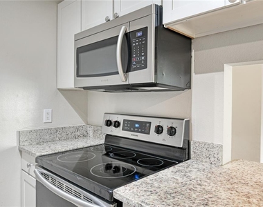 3282 S Semoran Boulevard - Photo Thumbnail 9