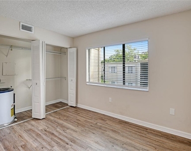 3282 S Semoran Boulevard - Photo Thumbnail 13