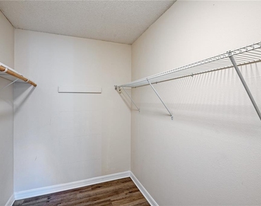 3282 S Semoran Boulevard - Photo Thumbnail 15