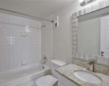 3282 S Semoran Boulevard - Photo Thumbnail 16