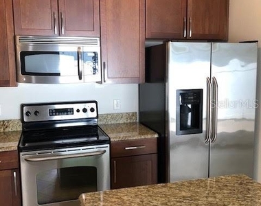6344 Lake Smith Circle - Photo Thumbnail 9