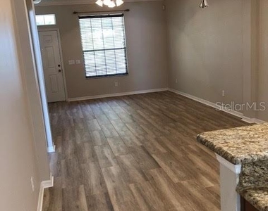 6344 Lake Smith Circle - Photo Thumbnail 5