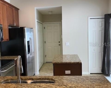 6344 Lake Smith Circle - Photo Thumbnail 11
