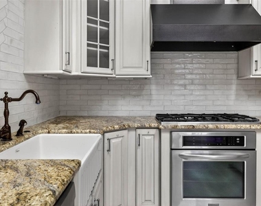 1330 Cherry Street Ne - Photo Thumbnail 11