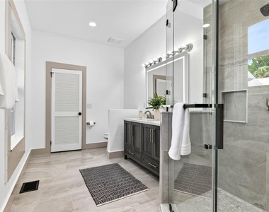 1330 Cherry Street Ne - Photo Thumbnail 23